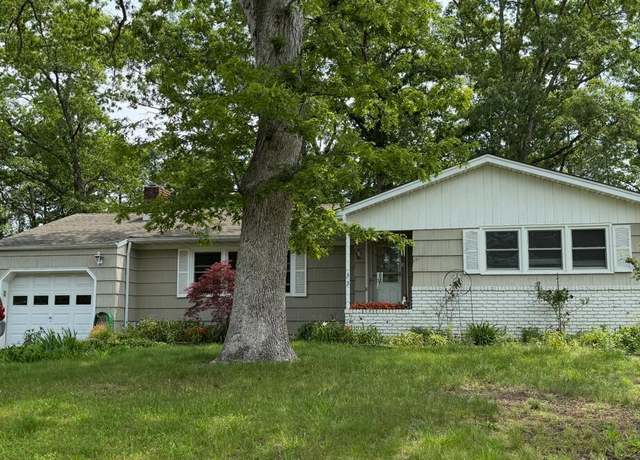 Property at 33 Camelot Dr, Toms River, NJ 08755, 2 beds, 2 baths