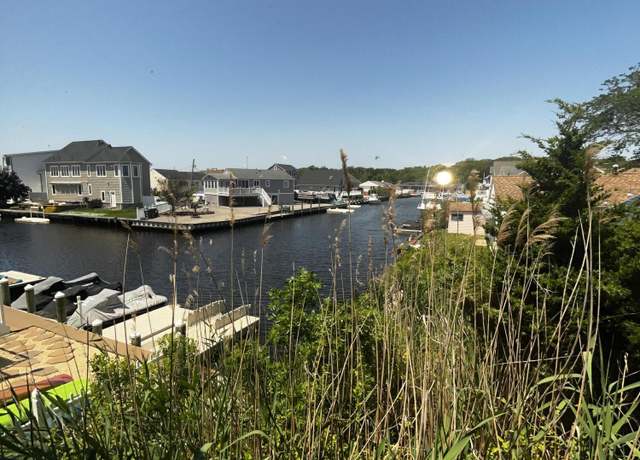 Property at 228 Cypress Dr, Bayville, NJ 08721, 3 beds, 2 baths