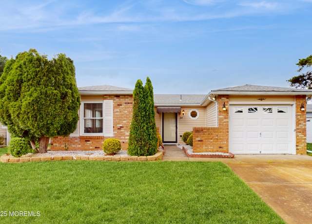 Property at 30 Kent Dr, Brick, NJ 08723, 2 beds, 2 baths