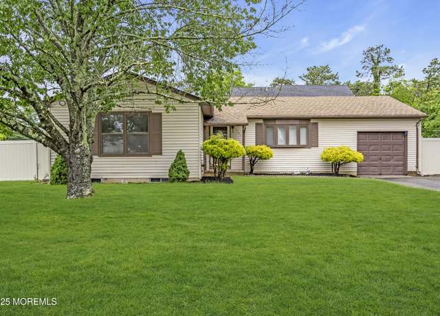 Property at 1101 Monmouth Ave, Toms River, NJ 08757, 4 beds, 2 baths