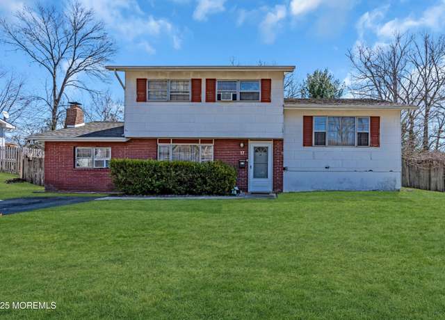 Property at 17 Princeton Dr, Jackson, NJ 08527, 4 beds, 1.5 baths