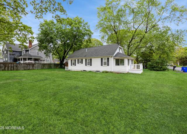 Property at 222 Circle Dr, Brick, NJ 08723, 3 beds, 1 bath