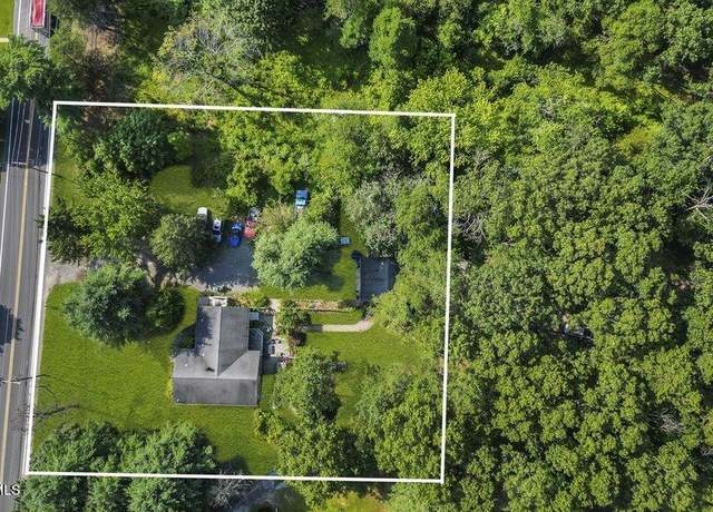Property at 30 Cassville Rd, Jackson, NJ 08527, 3 beds, 1.5 baths