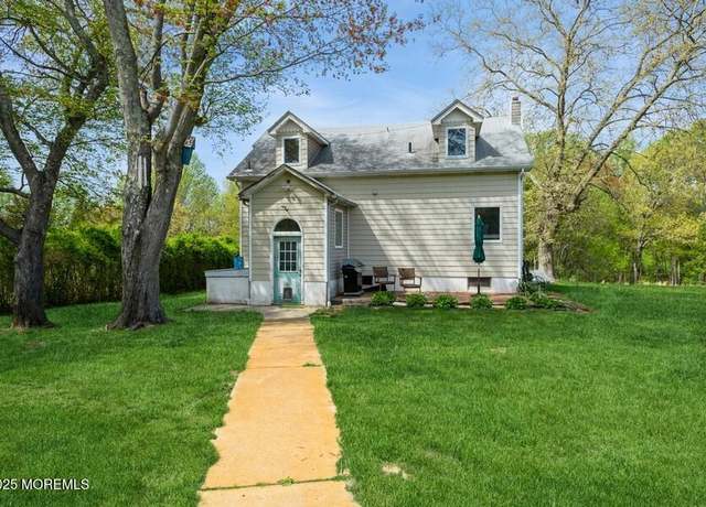 Property at 325 Sweetmans Ln, Millstone, NJ 08535, 3 beds, 1 bath