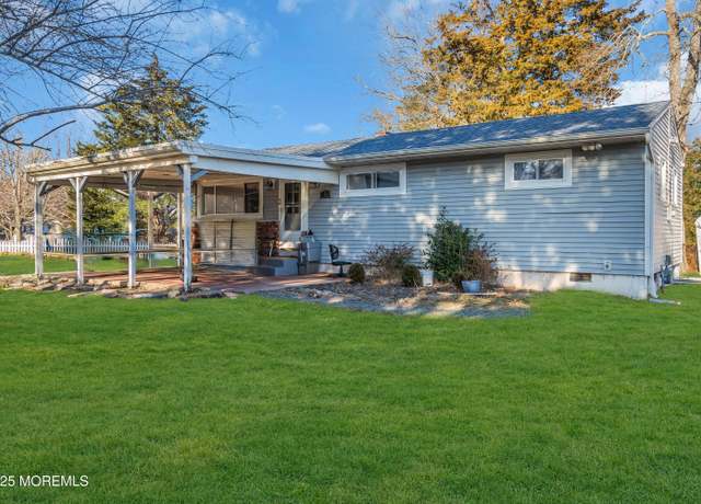 Property at 1 Joy Pl, Bayville, NJ 08721, 3 beds, 1 bath