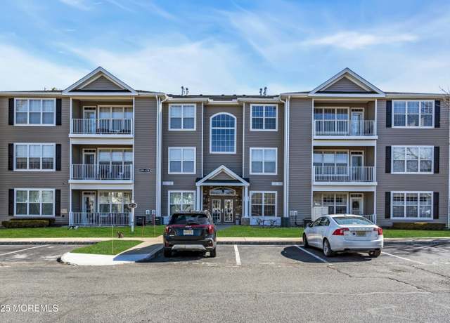 Property at 419 Saint Andrews Pl, Manalapan, NJ 07726, 2 beds, 2 baths