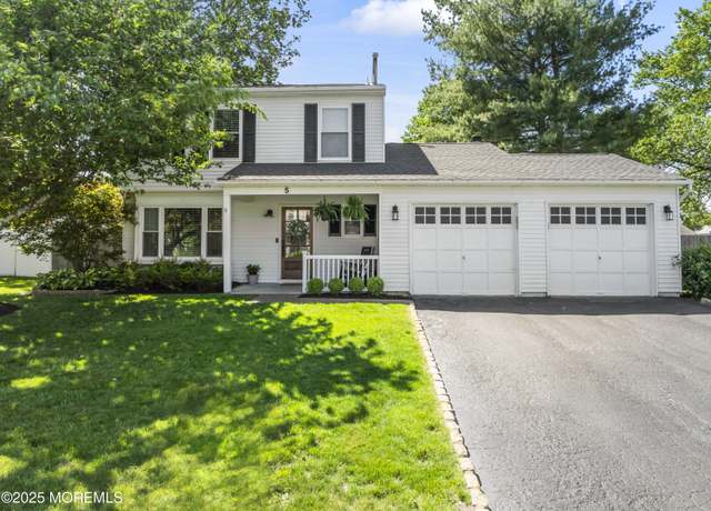 Property at 5 Blueberry Path, Howell, NJ 07731, 3 beds, 2.5 baths