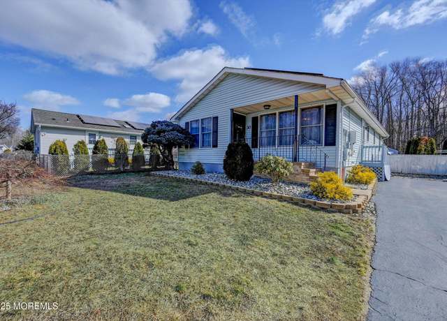 Property at 30 Brookview Ln, Manalapan, NJ 07726, 3 beds, 2 baths