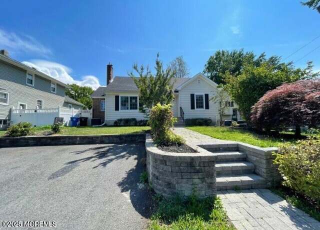 Property at 86 Washington Ave, Leonardo, NJ 07737, 3 beds, 1 bath