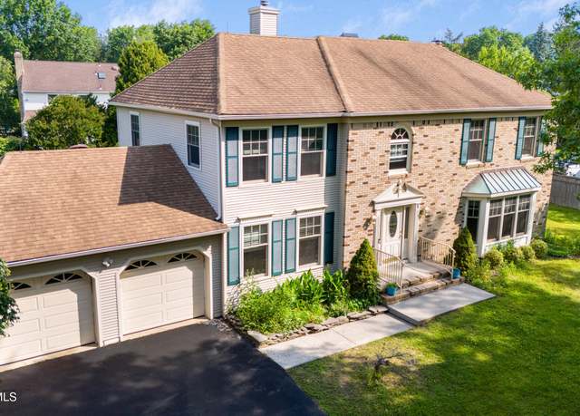 Property at 6 Oak Tree Ln, Ocean Twp, NJ 07712, 4 beds, 2.5 baths