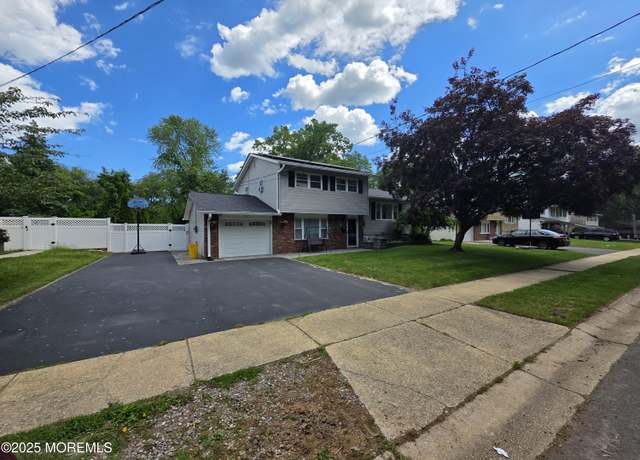 Property at 19 Fordham Rd, Jackson, NJ 08527, 3 beds, 1.5 baths