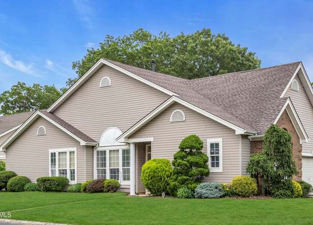 Property at 143 Sylvan Lake Blvd, Bayville, NJ 08721, 2 beds, 2 baths
