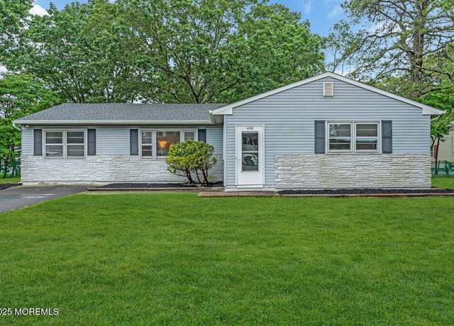 Property at 458 Drum Point Rd, Brick, NJ 08723, 4 beds, 1.5 baths
