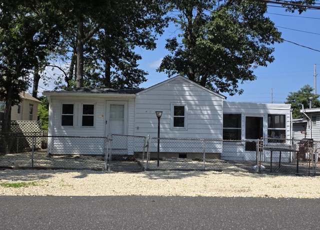 Property at 523 Buermann Ave, Toms River, NJ 08753, 2 beds, 1 bath