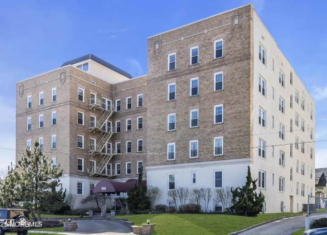 Property at 500 Deal Lake Dr Unit 1E, Asbury Park, NJ 07712, 2 beds, 1 bath