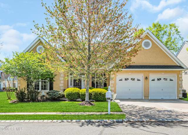 Property at 2 Carleton Dr, Freehold, NJ 07728, 2 beds, 2.5 baths