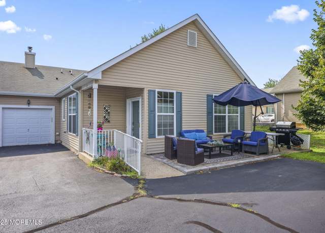 Property at 20 Winkle Ct, Whiting, NJ 08759, 2 beds, 2 baths