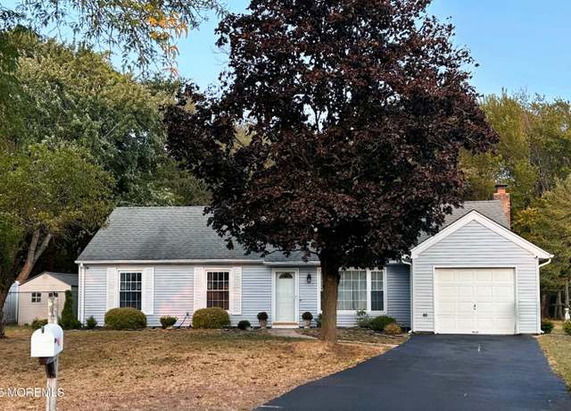 Property at 5 Dublin Ct, Toms River, NJ 08753, 3 beds, 1 bath