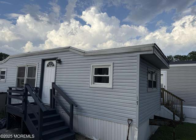 Property at 17 Gary Ave, Keansburg, NJ 07734, 2 beds, 1 bath