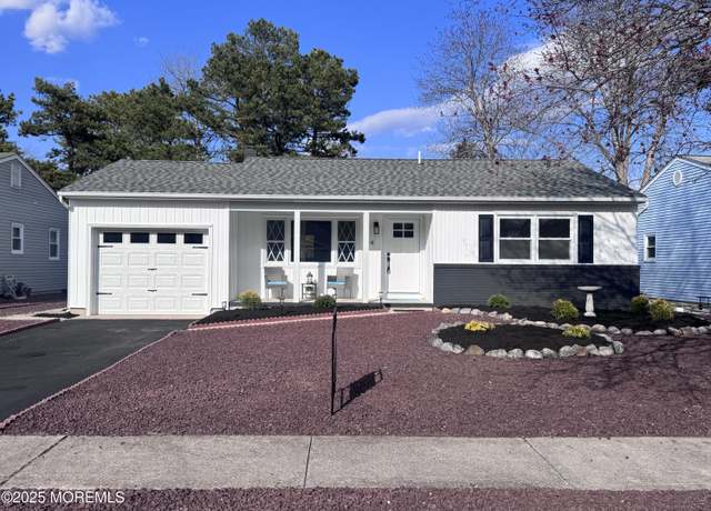 Property at 4 Zeeland Dr, Toms River, NJ 08757, 2 beds, 2 baths