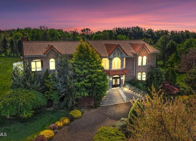Property at 8 Tiberon Dr, Holmdel, NJ 07733, 6 beds, 4.5 baths