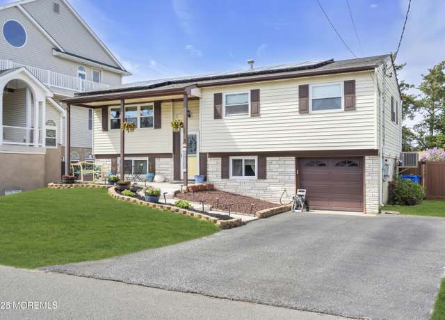Property at 76 Bay Breeze Dr, Toms River, NJ 08753, 4 beds, 2 baths