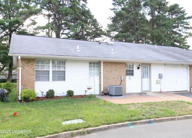 Property at 61 Cambridge Cir Unit B, Manchester, NJ 08759, 2 beds, 1.5 baths