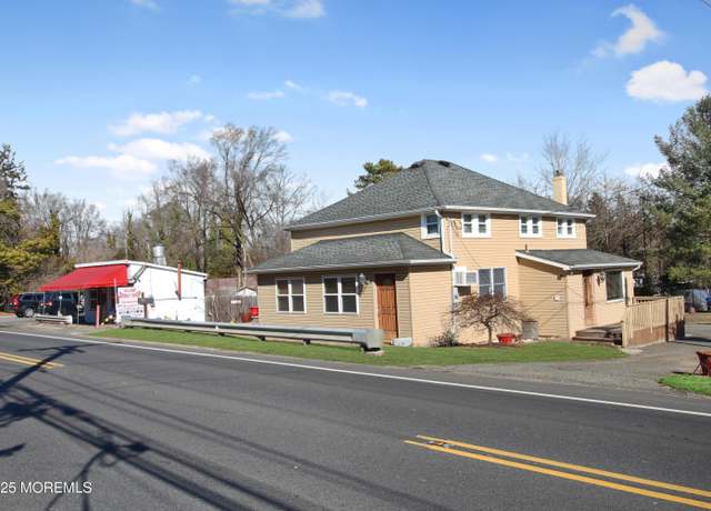 Property at 45 Cassville Rd, Jackson, NJ 08527, 3 beds, 1.5 baths