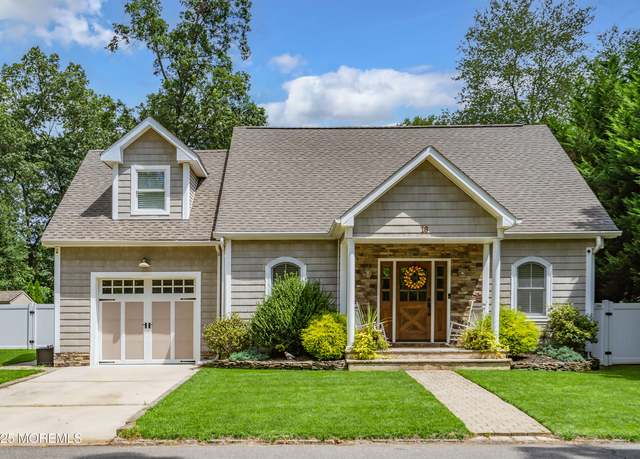 Property at 16 Farmingdale Pkwy, Farmingdale, NJ 07727, 3 beds, 2 baths