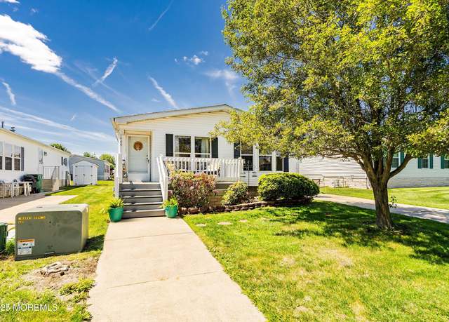 Property at 1400 Forest Way, Whiting, NJ 08759, 2 beds, 2 baths