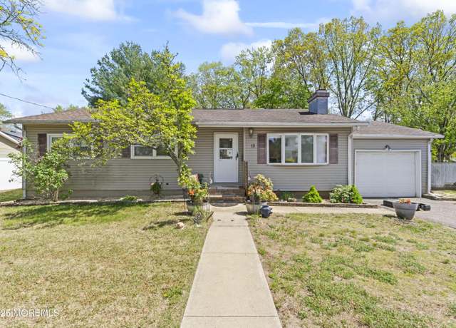 Property at 15 Vermont Ave, Jackson, NJ 08527, 3 beds, 1.5 baths