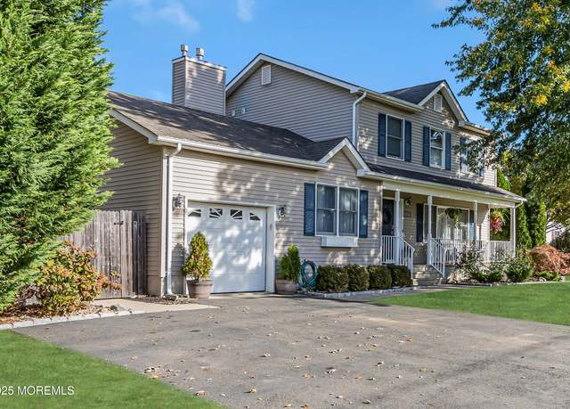 Property at 1001 3rd Ave, Toms River, NJ 08757, 3 beds, 2.5 baths