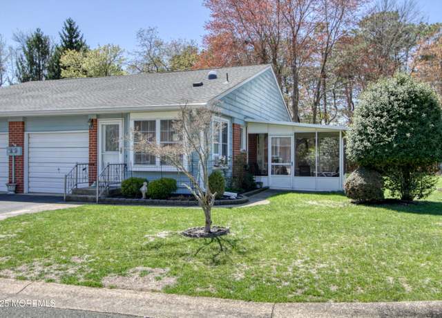 Property at 6 Lenape Dr Unit B, Whiting, NJ 08759, 2 beds, 1 bath
