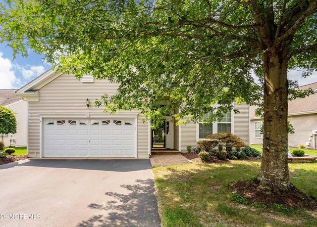 Property at 4 Marlow Dr, Jackson, NJ 08527, 2 beds, 2 baths