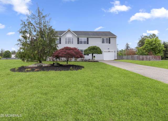 Property at 1 Skylark Dr, Jackson, NJ 08527, 4 beds, 3.5 baths