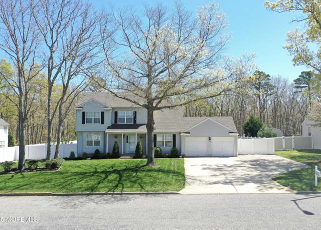 Property at 178 Royal Oak Dr, Waretown, NJ 08758, 4 beds, 2.5 baths