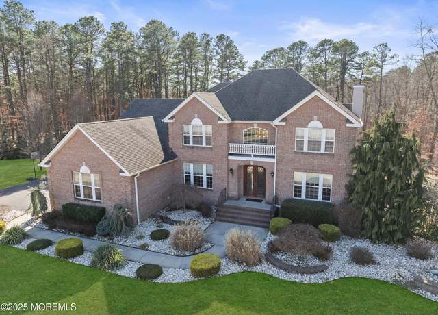 Property at 531 Cobain Rd, Jackson, NJ 08527, 5 beds, 3.5 baths
