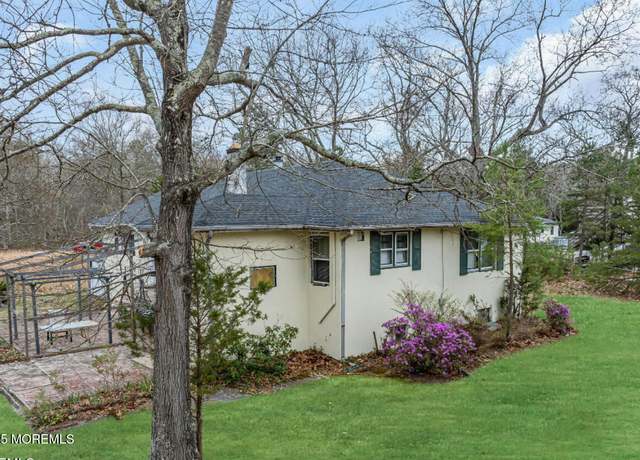 Property at 302 Lanes Mill Rd, Howell, NJ 07731, 5 beds, 2 baths