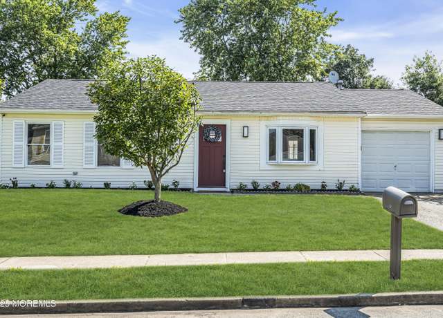 Property at 8 Mizzen Dr, Barnegat, NJ 08005, 3 beds, 1.5 baths