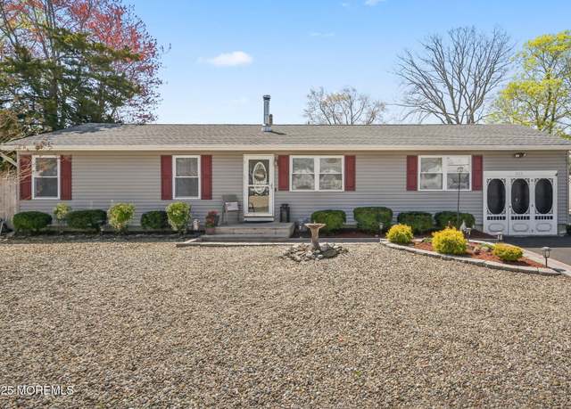Property at 1111 Fairview Dr, Toms River, NJ 08753, 3 beds, 2 baths