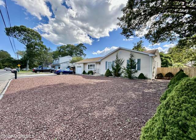 Property at 455 Drum Point Rd, Brick, NJ 08723, 3 beds, 1.5 baths