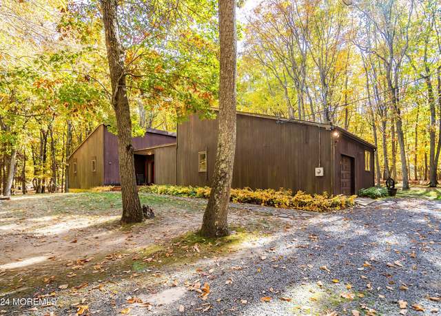 Property at 2 Filmore Dr, Millstone, NJ 08510, 3 beds, 2 baths