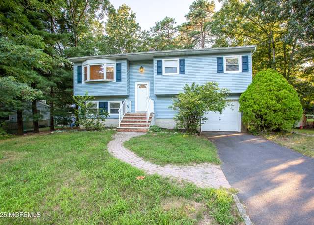 Property at 2152 Dover Pines Ave, Toms River, NJ 08755, 4 beds, 2 baths
