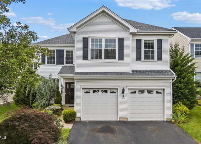 Property at 9 Inverness Dr, Manalapan, NJ 07726, 4 beds, 2.5 baths