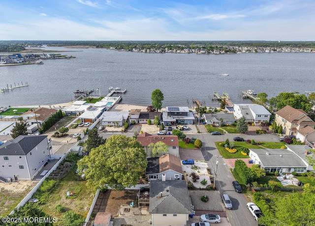 Property at 251 Genes Dr, Toms River, NJ 08753, 4 beds, 4 baths