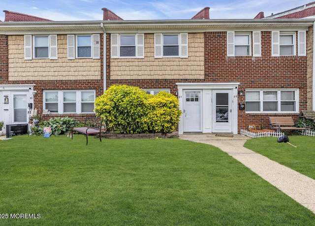 Property at 84 Briar Mills Dr, Brick, NJ 08724, 2 beds, 1.5 baths