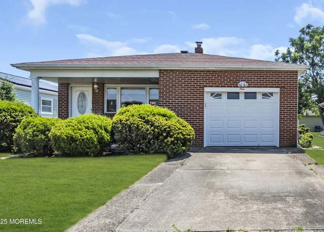 Property at 9 Bahamia Dr, Toms River, NJ 08757, 2 beds, 2 baths