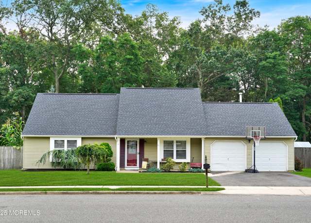 Property at 21 Cannon Ball Dr, Howell, NJ 07731, 4 beds, 3 baths
