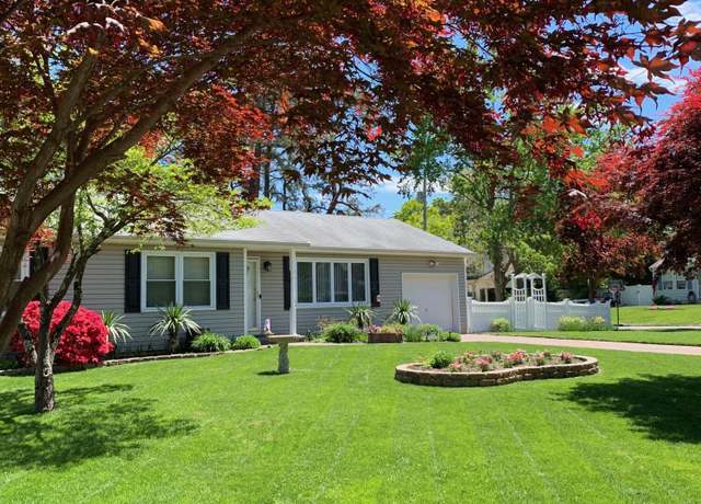Property at 1900 Larchmont St, Toms River, NJ 08757, 3 beds, 2 baths