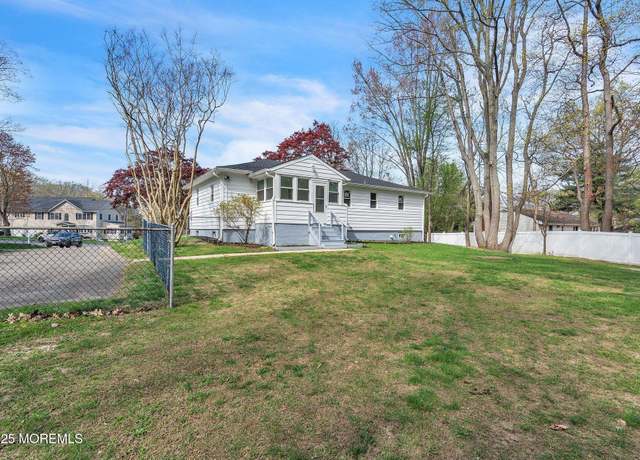 Property at 6 Laurel Ln, Englishtown, NJ 07726, 3 beds, 2 baths
